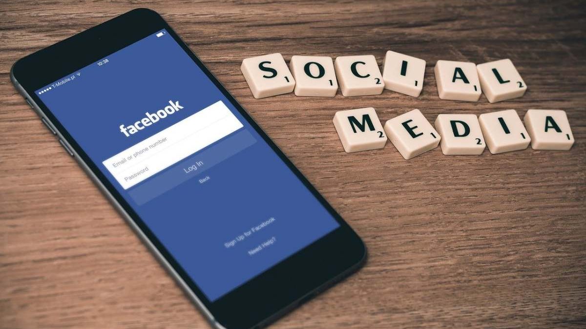 What Is Social Media? –  Role, Tools To Connect, And More